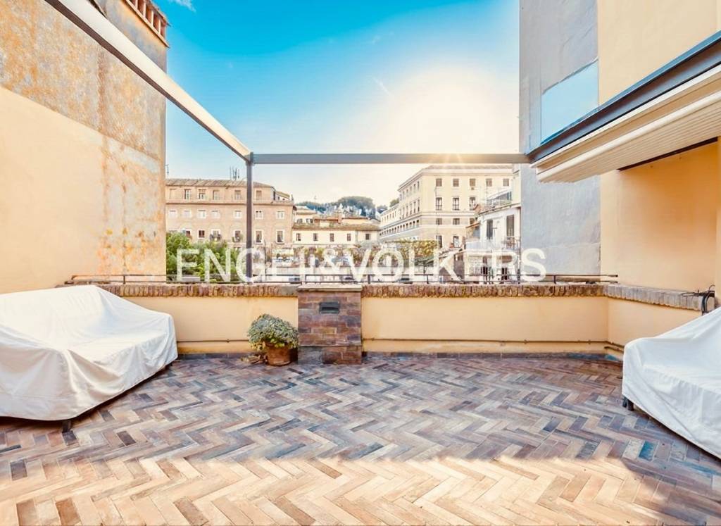 appartamento in vendita a Roma in zona Rione Borgo