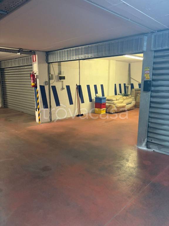 ufficio in vendita a Roma in zona Appio Latino