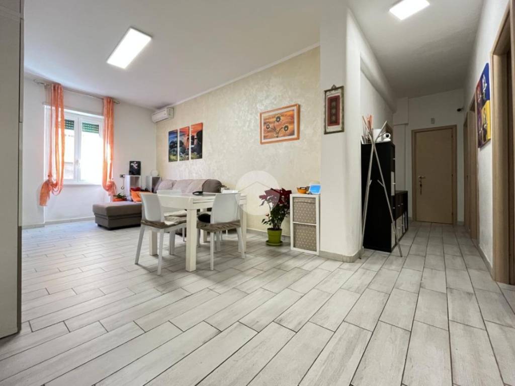 appartamento in vendita a Roma in zona Tuscolano