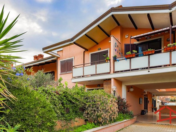 appartamento in vendita a Roma in zona Infernetto