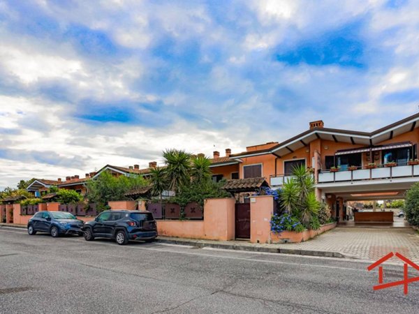 appartamento in vendita a Roma in zona Infernetto