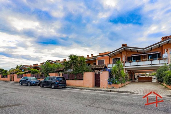 appartamento in vendita a Roma in zona Infernetto