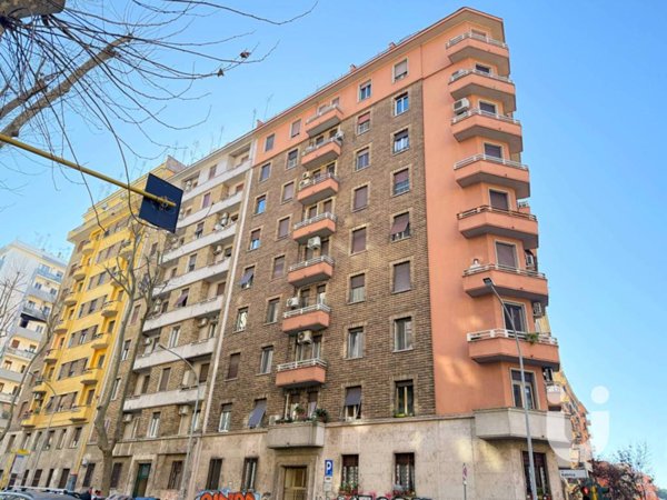 appartamento in vendita a Roma in zona Appio Latino