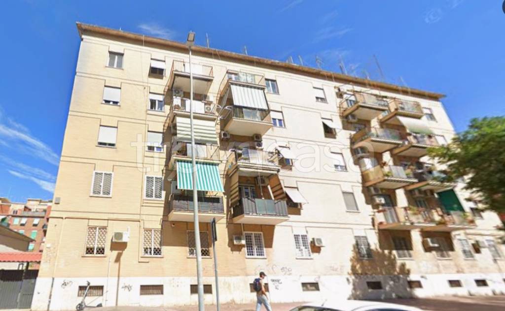 appartamento in vendita a Roma in zona Ostia