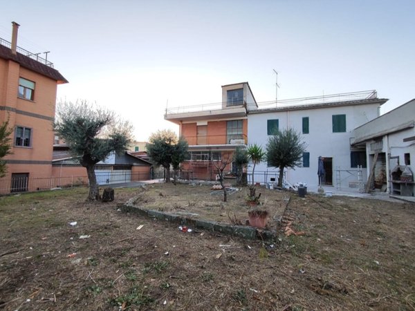 negozio in vendita a Roma in zona Tor Vergata/Torrenova