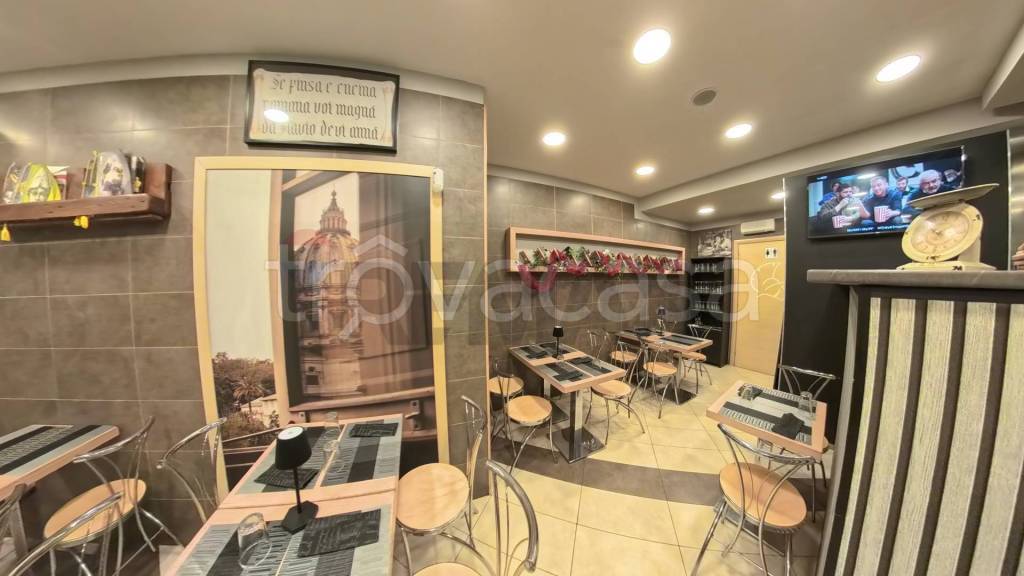 negozio in vendita a Roma in zona Romanina