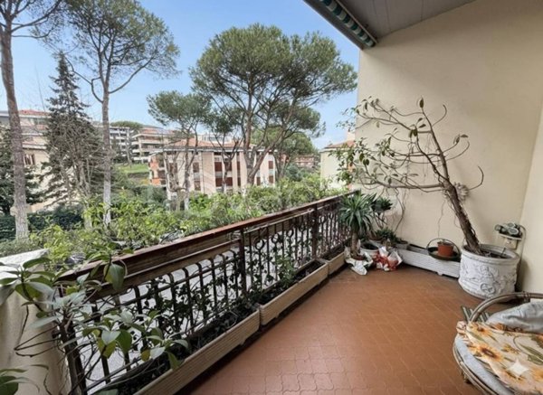 appartamento in vendita a Roma in zona Mostacciano