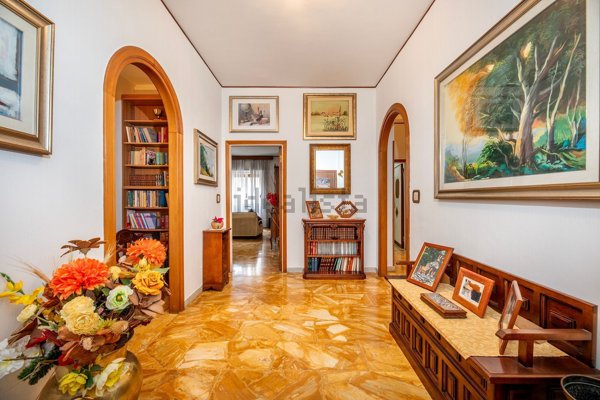 appartamento in vendita a Roma in zona Tomba di Nerone