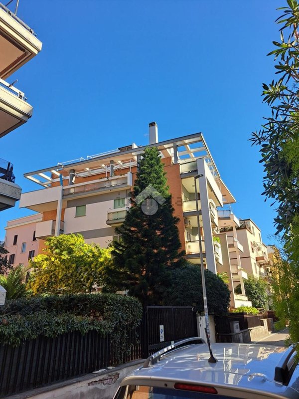 appartamento in vendita a Roma in zona Ostia