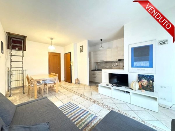 appartamento in vendita a Roma in zona Fonte Laurentina