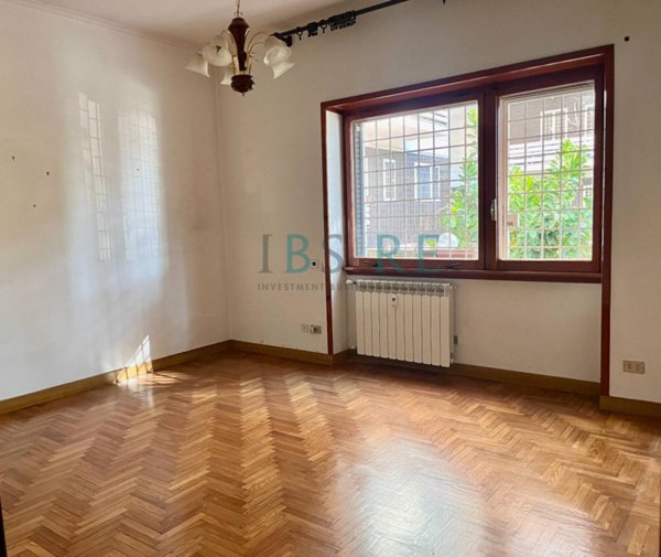 appartamento in vendita a Roma in zona EUR