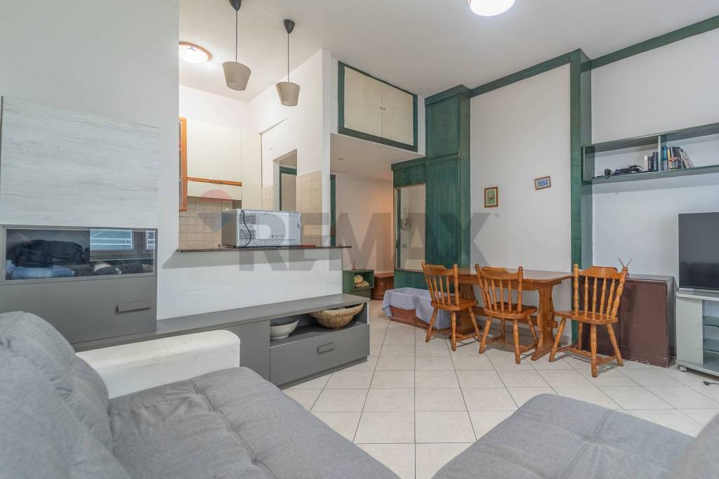 appartamento in vendita a Roma in zona Ostia