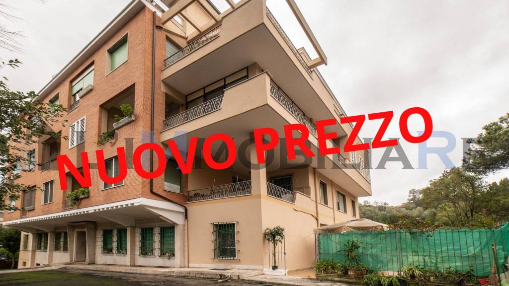 appartamento in vendita a Roma in zona Ostiense