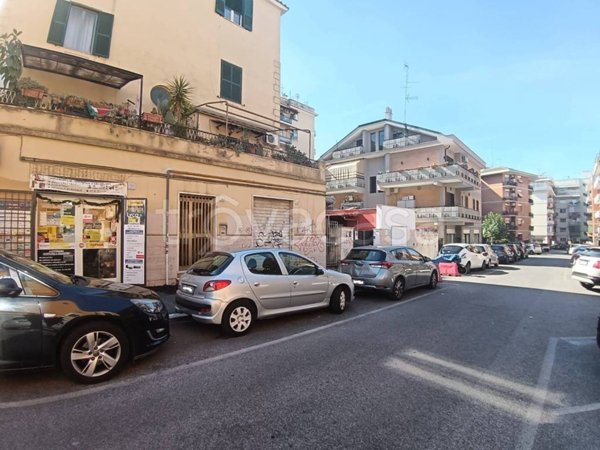 negozio in vendita a Roma in zona Prenestino-Centocelle