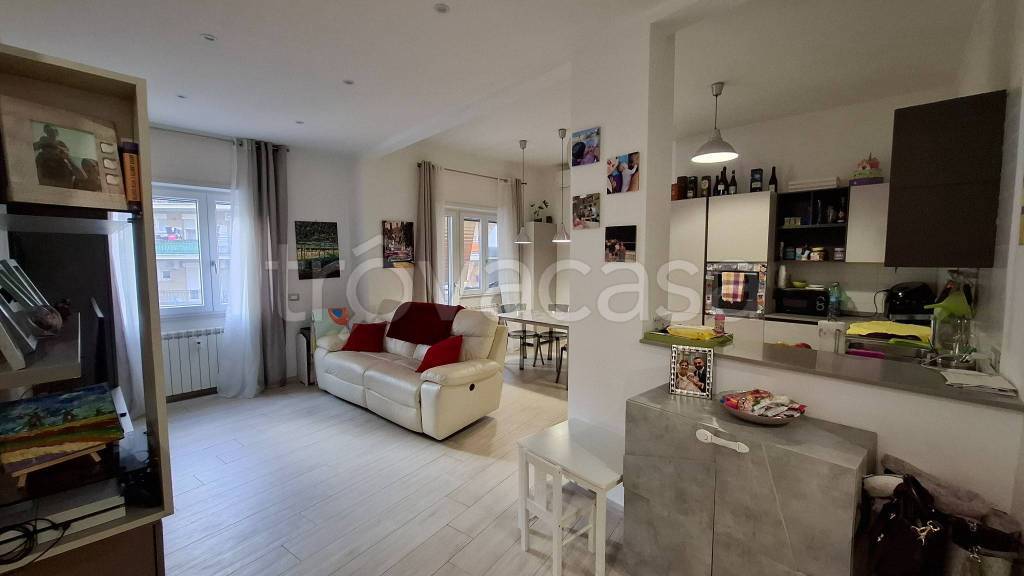 appartamento in vendita a Roma in zona Tuscolano