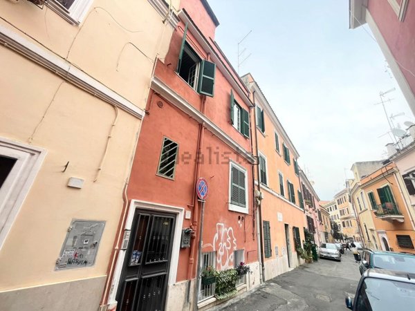 appartamento in vendita a Roma in zona Prenestino-Labicano
