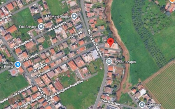 negozio in vendita a Roma in zona Casal Morena