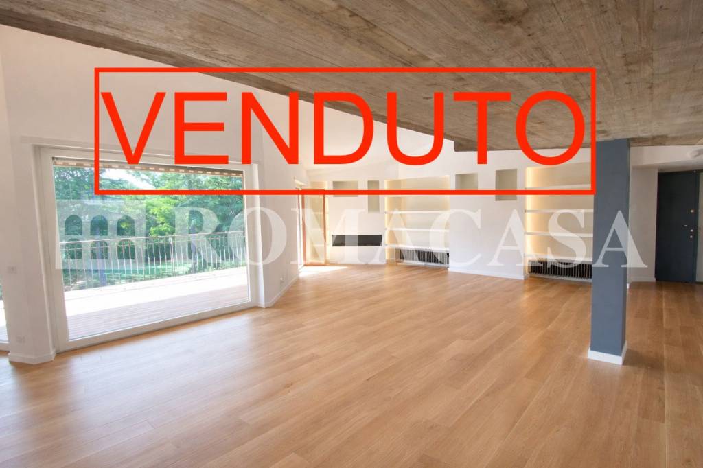 appartamento in vendita a Roma in zona Ardeatino