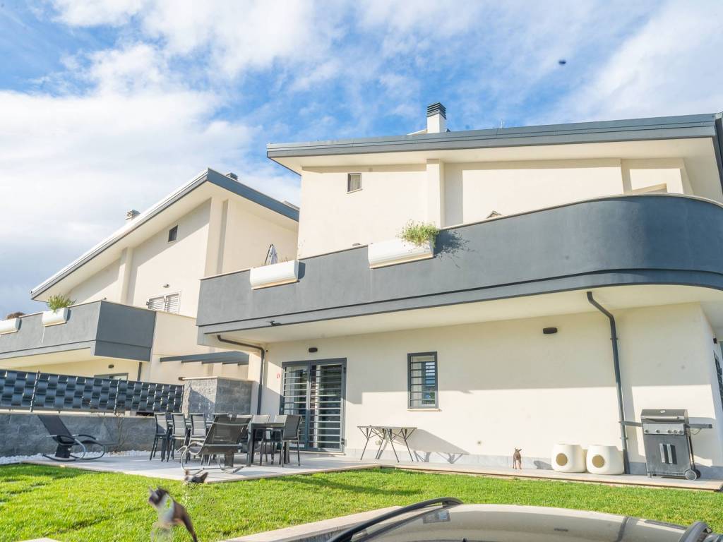 appartamento in vendita a Roma in zona Tor Vergata/Torrenova