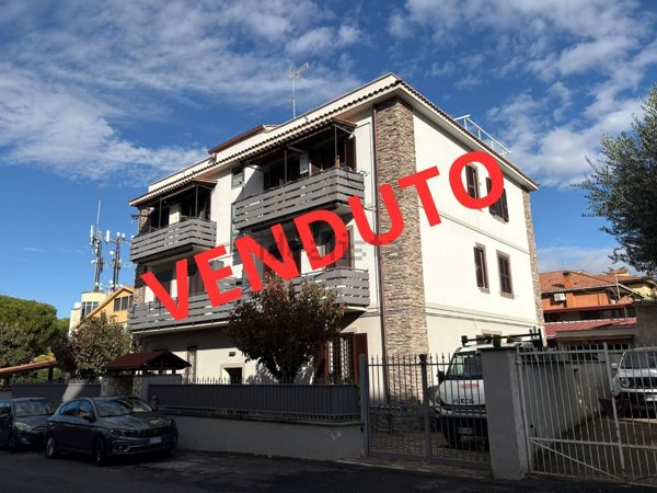 appartamento in vendita a Roma in zona Casal Morena