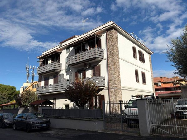 appartamento in vendita a Roma in zona Casal Morena