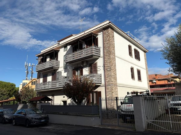 appartamento in vendita a Roma in zona Casal Morena