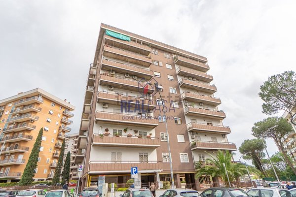 appartamento in vendita a Roma in zona Cinecittà