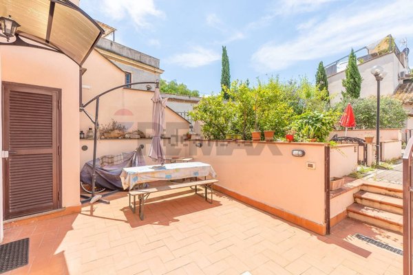 appartamento in vendita a Roma in zona Tuscolano