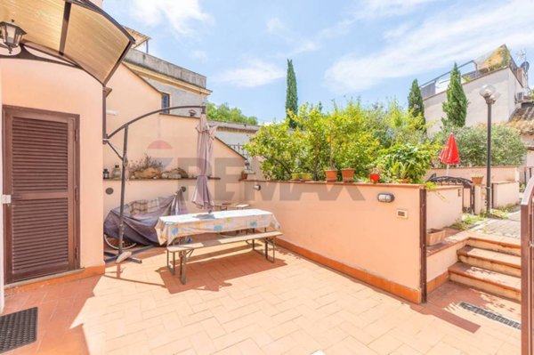 appartamento in vendita a Roma in zona Tuscolano