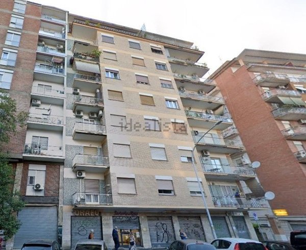 appartamento in vendita a Roma in zona Ostiense