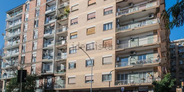 appartamento in vendita a Roma in zona Ostiense