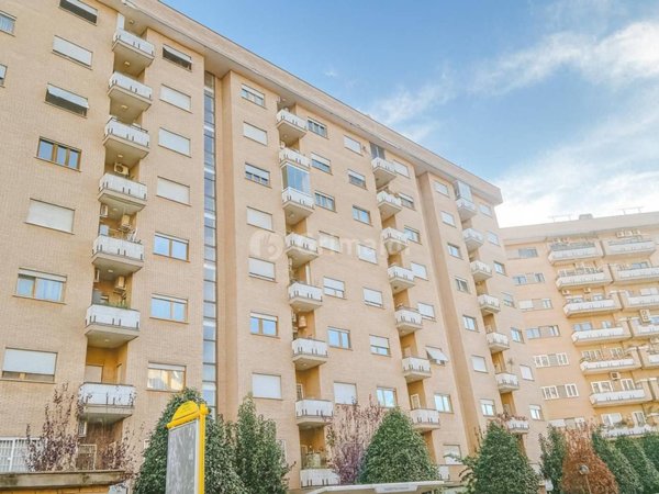 appartamento in vendita a Roma in zona Cinecittà