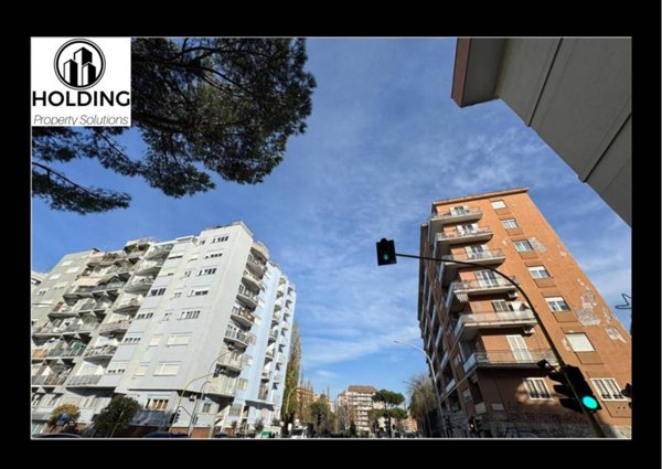 appartamento in vendita a Roma in zona Ardeatino