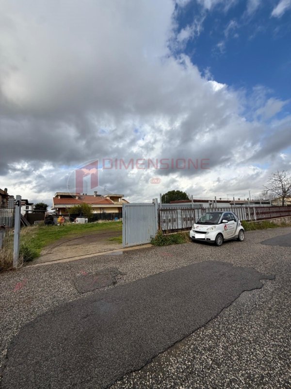 terreno edificabile in vendita a Roma