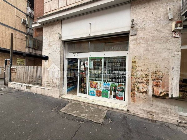locale commerciale in vendita a Roma in zona Ostiense