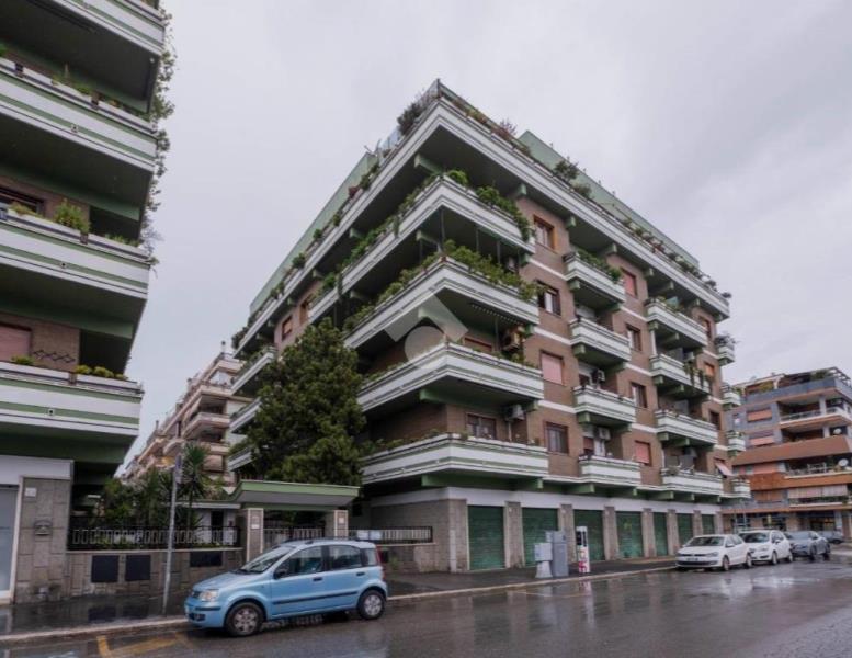appartamento in vendita a Roma in zona Ostia