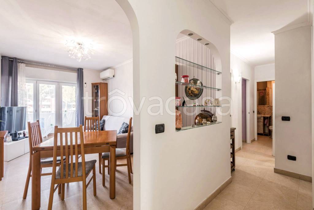 appartamento in vendita a Roma in zona Cinecittà