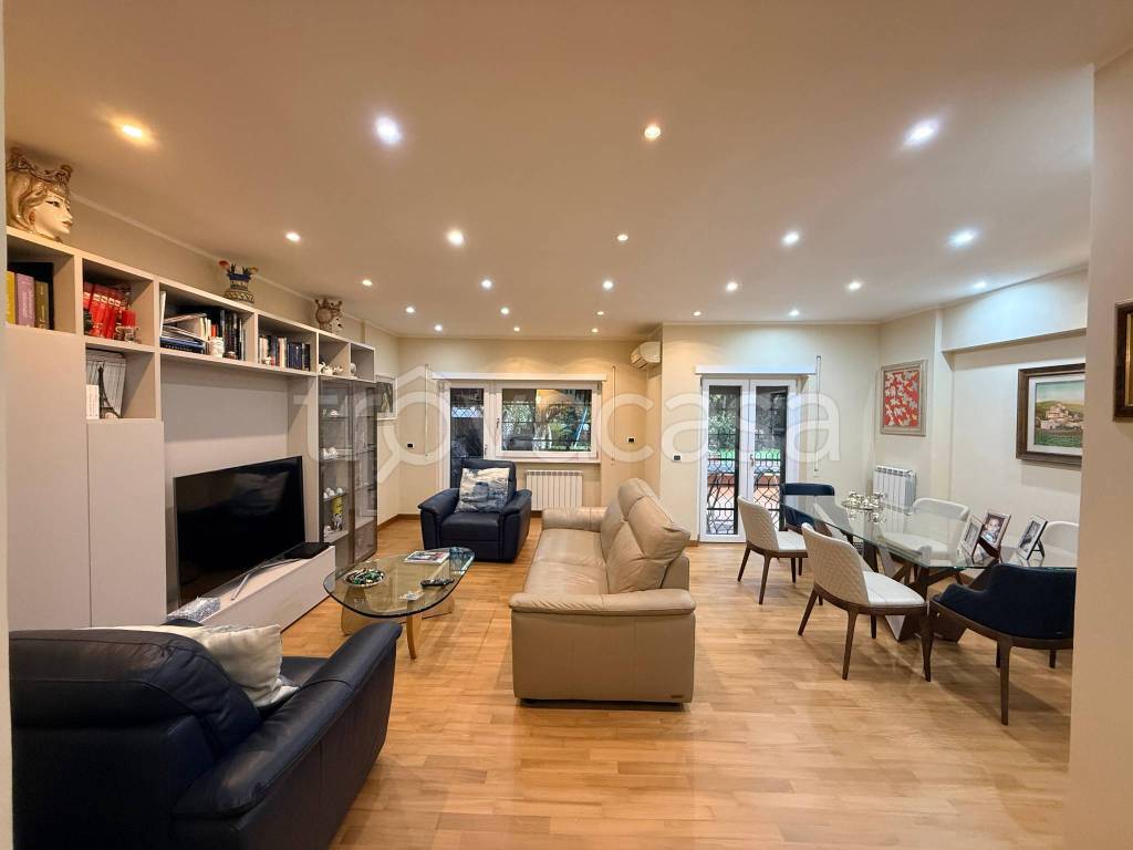 appartamento in vendita a Roma in zona Mostacciano