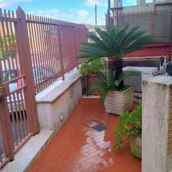 appartamento in vendita a Roma in zona Corviale