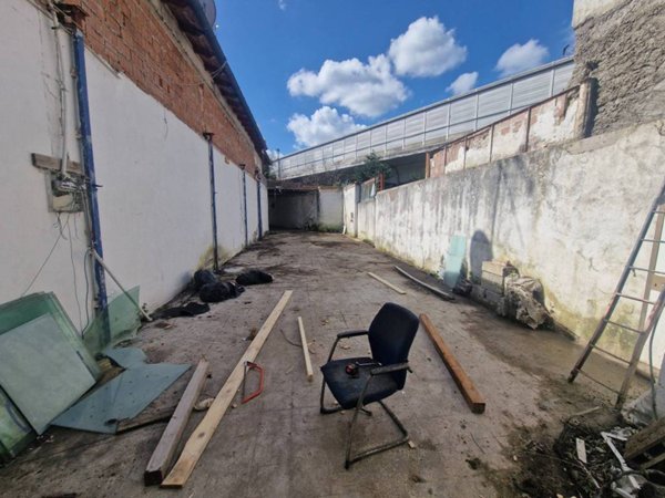 negozio in vendita a Roma in zona Primavalle