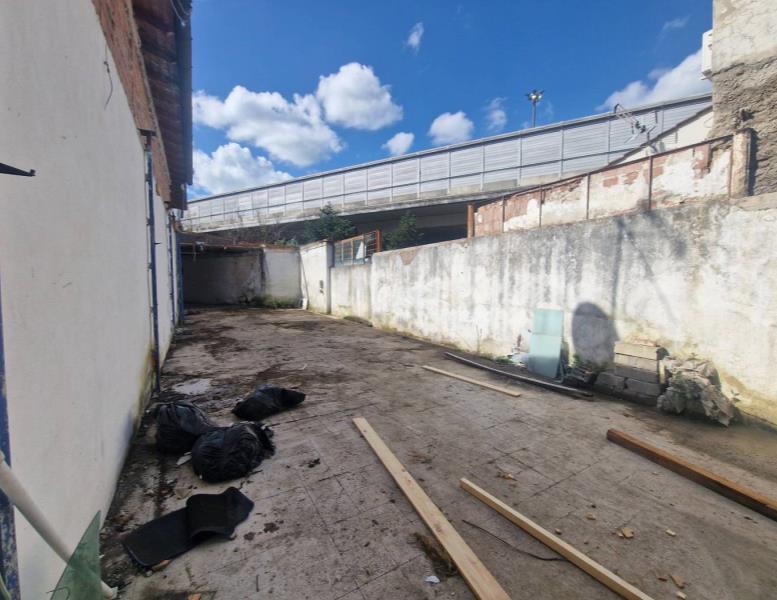 negozio in vendita a Roma in zona Primavalle