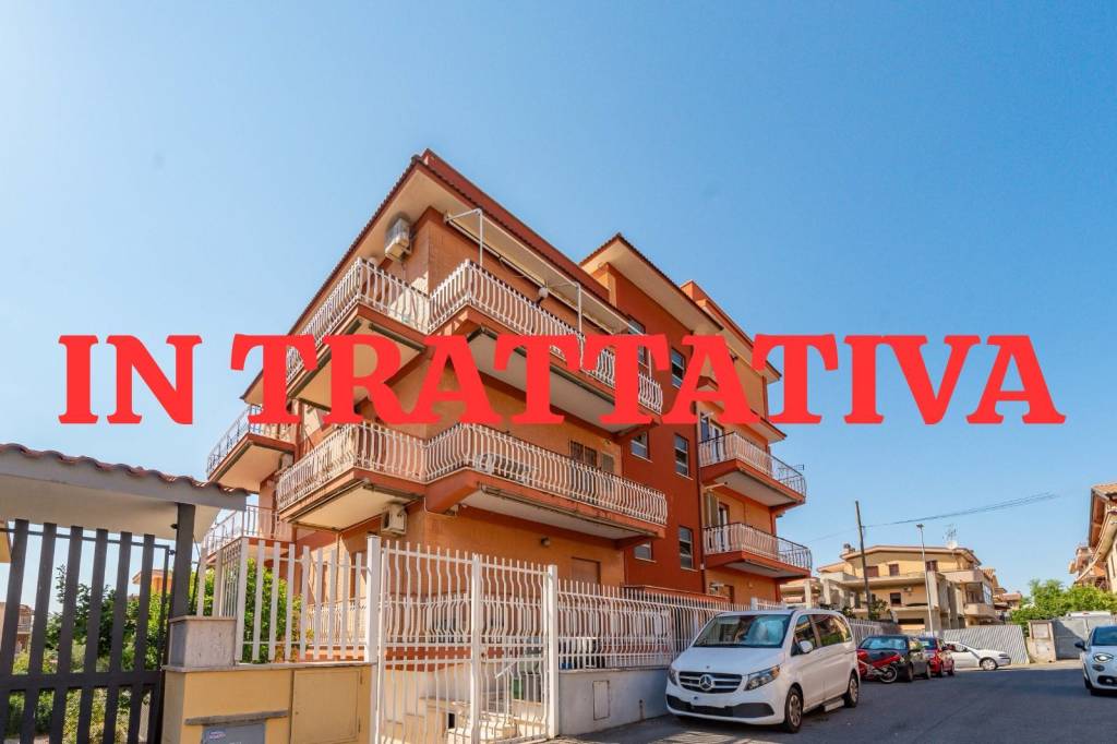 appartamento in vendita a Roma in zona Colle Monfortani