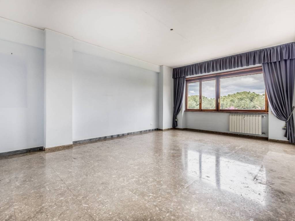 appartamento in vendita a Roma in zona Ardeatino