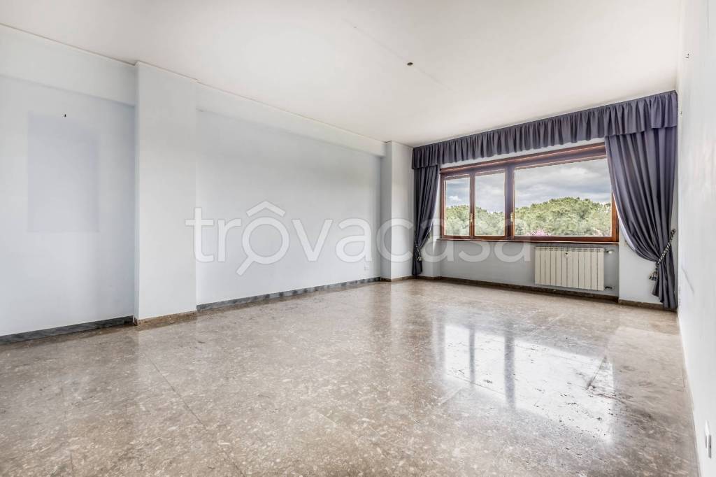 appartamento in vendita a Roma in zona Ardeatino