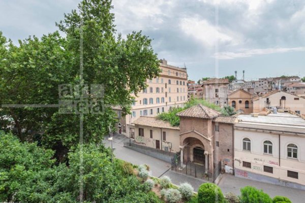 appartamento in vendita a Roma in zona Trastevere