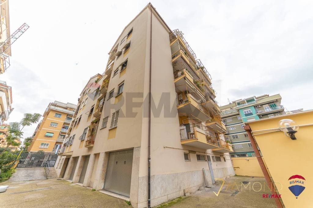 appartamento in vendita a Roma in zona Ostia