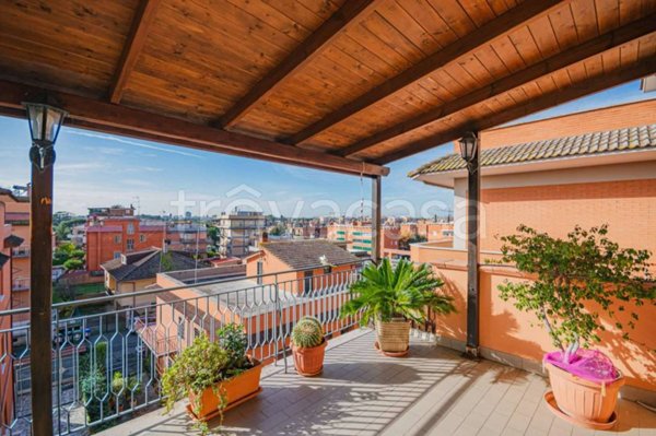 appartamento in vendita a Roma in zona Cinquina