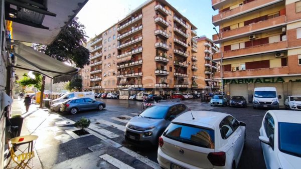 negozio in vendita a Roma in zona Tuscolano