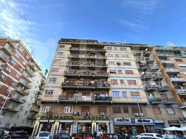 appartamento in vendita a Roma in zona Ardeatino