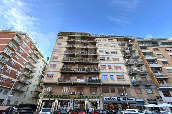 appartamento in vendita a Roma in zona Ardeatino